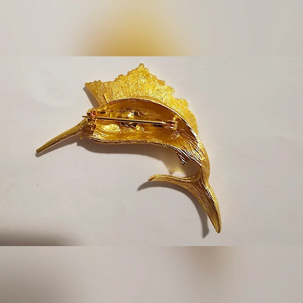 1970s vintage gold swordfish marlin brooch nautical, sailing, yachting, boating